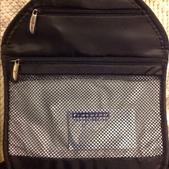 Travelon Hanging Kit - Picture 3 of 4